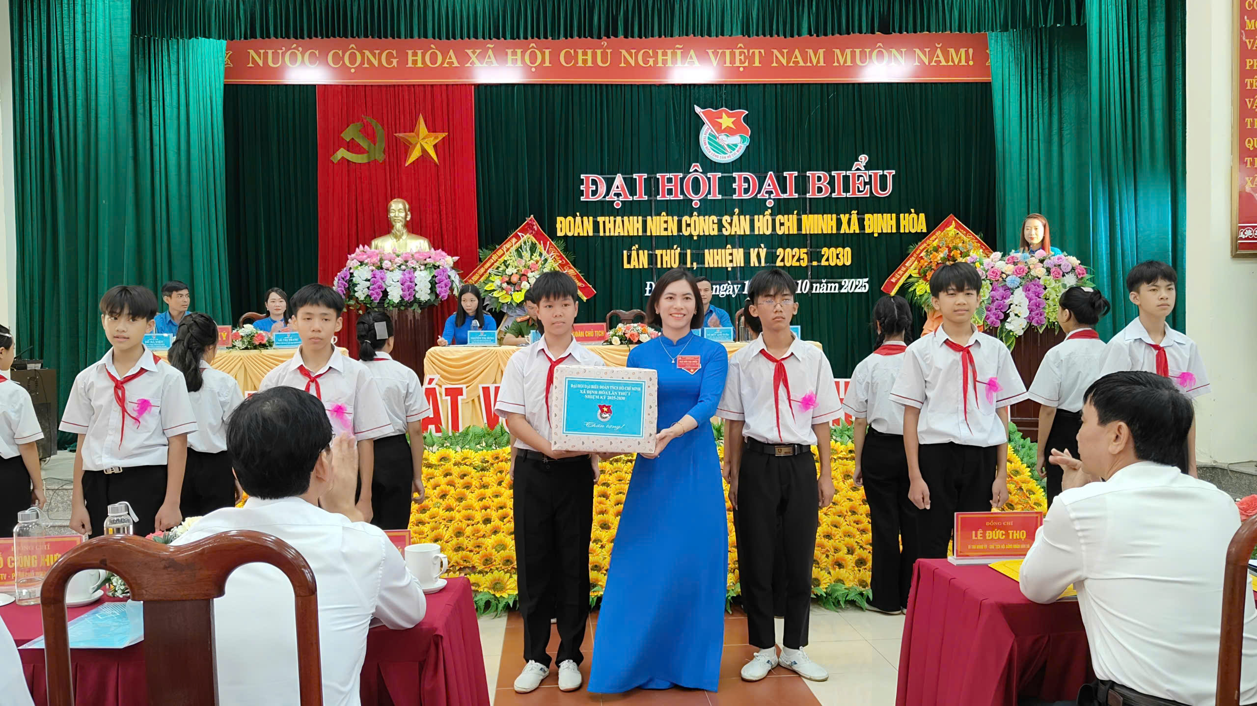 Anh-tin-bai